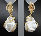 Золотые серьги с барочным жемчугом 32,87 карат и бриллиантами Золото