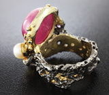 Серебряное кольцо с рубином массой 15,29 карат, жемчужиной, аметистами и синим сапфиром Серебро 925