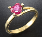 Золотое кольцо с рубином 1,07 карат и бриллиантами Золото