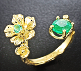 Золотое кольцо с яркими изумрудами 0,94 карат и бриллиантом Золото