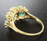 Золотое кольцо с яркими изумрудами 2,43 карат Золото