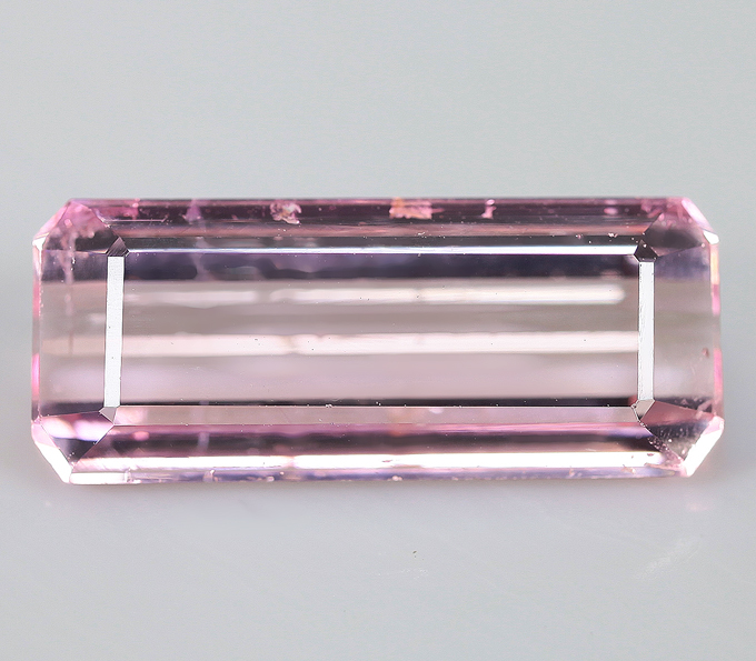 Розовый турмалин 2,74 карат