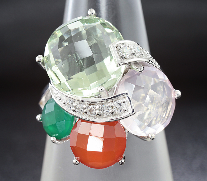 Серебряное кольцо с зеленым аметистом, розовым кварцем, корнелианом и зеленым агатом