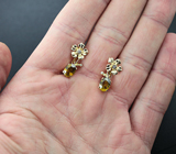 Золотые серьги с золотистыми сфенами высокой дисперсии 3,18 карат и бриллиантами Золото