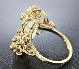 Золотое кольцо с превосходным ограненным опалом 3,47 карат, зелеными и оранжевыми сапфирами Золото