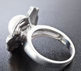 Эффектное серебряное кольцо с жемчужиной и марказитами Серебро 925