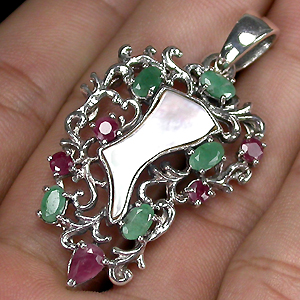 Ажурный кулон с перламутром