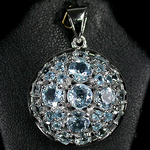 Замечательный кулон с топазами