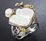 Серебряное кольцо с жемчужиной, сапфирами, цаворитом и родолитом Серебро 925