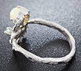 Серебряное кольцо с кристаллическим эфиопским опалом и изумрудами Серебро 925