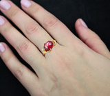 Золотое кольцо со звездчатым рубином 3,94 карат и бриллиантом Золото
