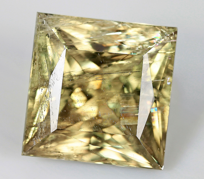 Диаспор 7,53 карат