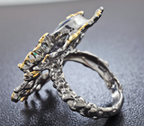 Серебряное кольцо с кристаллическими черными опалами, сапфирами цаворитами и родолитами Серебро 925