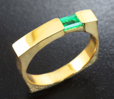 Золотое кольцо с ярким изумрудом 0,25 карат Золото