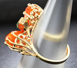 Золотое кольцо с кристаллическими эфиопскими опалами 6,02 карат и изумрудами Золото