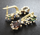Золотые серьги с гранатами со сменой цвета 6,83 карат и бриллиантами Золото
