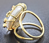 Золотое кольцо с жемчужиной барокко 16,01 карат, цаворитами, рубинами и разноцветными сапфирами Золото