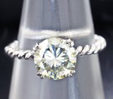 Кольцо с муассанитом