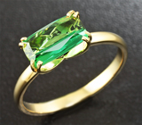 Золотое кольцо с великолепным неоново-зеленым турмалином 1,31 карат Золото