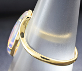 Золотое кольцо с кристаллическим эфиопским опалом 2,3 карат и бриллиантами Золото