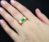 Золотое кольцо с великолепным неоново-зеленым турмалином 1,05 карат и бриллиантами Золото