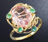Золотое кольцо с роскошным насыщенным морганитом 4,45 карат и изумрудами Золото
