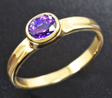 Золотое кольцо с красивейшим пурпурно-сиреневым сапфиром 0,74 карат Золото