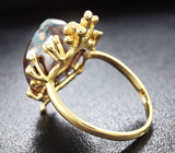 Золотое кольцо с австралийским болдер опалом 12+ карат, цаворитом и рубином Золото
