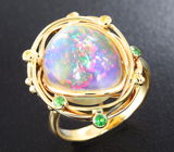 Золотое кольцо с красивейшим кристаллическим опалом 5,78 карат и разноцветными сапфирами Золото