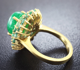 Эффектное серебряное кольцо с зеленым агатом и изумрудами Серебро 925