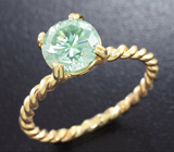 Золотое кольцо с пастельно-зеленым муассанитом 1,53 карат Золото