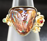 Зололое кольцо с австралийским болдер опалом 12,15 карат, цаворитом, рубином и бриллиантами Золото