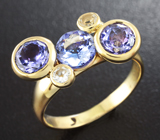 Золотое кольцо с танзанитами 2,85 карат и лейкосапфирами Золото