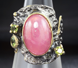 Серебряное кольцо с розовым сапфиром 12,94 карат и перидотами Серебро 925