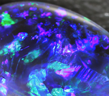 Australian solid black opal (Австралийский черный опал) 1,95 карат Не указан