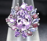 Замечательное cеребряное кольцо с аметистами, родолитами и танзанитами Серебро 925