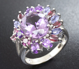 Замечательное cеребряное кольцо с аметистами, родолитами и танзанитами Серебро 925