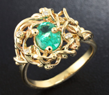 Золотое кольцо с изумрудом массой 0,72 карат и бриллиантами Золото