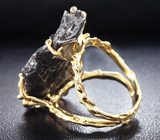 Массивное золотое кольцо c осколком метеорита Кампо-дель-Сьело 57,08 карат, бесцветными и черными бриллиантами Золото