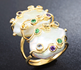 Золотое кольцо с жемчугом барокко 17,15 карат, сапфирами, рубинами, изумрудами и аметистами Золото