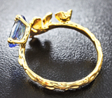Золотое кольцо с танзанитами массой 1,79 карат и бриллиантом Золото