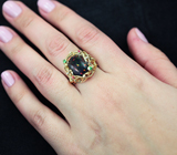 Золотое кольцо с роскошным черным опалом 3,35 карат, цаворитами, рубинами и бриллиантами Золото