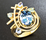 Золотое кольцо с танзанитами массой 2,01 карат и зелеными сапфирами Золото