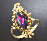 Золотое кольцо с кристаллическим черным опалом 2,15 карат и бриллиантами Золото