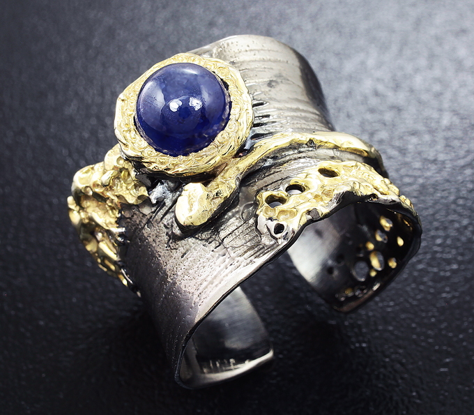 Серебряное кольцо с синим сапфиром 4,89 карат