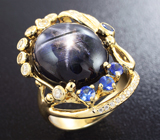 Золотое кольцо со звездчатым сапфиром 16,95 карат, ограненными синими и бесцветными сапфирами Золото