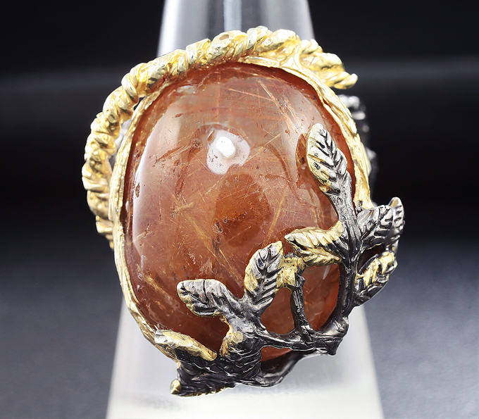 Серебряное кольцо с солнечным камнем