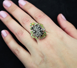 Серебряное кольцо с осколком метеорита Кампо-дель-Сьело и зелеными сапфирами Серебро 925