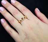 Золотое кольцо с 5 сапфирами в форме сердца массой 1,6 карат Золото