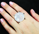 Эффектное золотое кольцо с крупным лавандовым аметистом 33,04 карат и фиолетовыми аметистами Золото